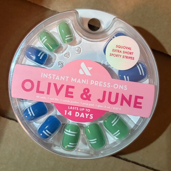 Olive & June Other - Olive & June Instant Mani Press-Ons Extra Short Squoval Sporty Stripes